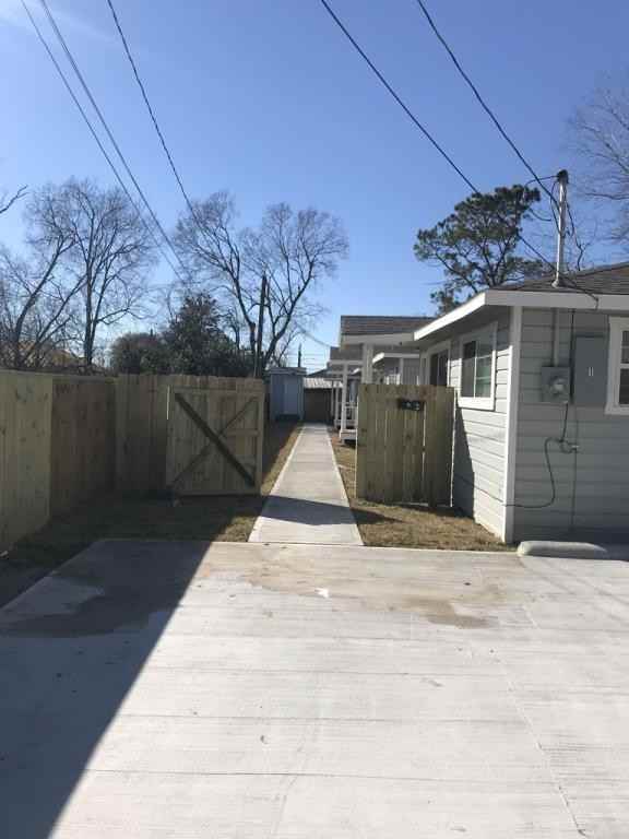 8510 Safeguard St - Photo 4 of 13