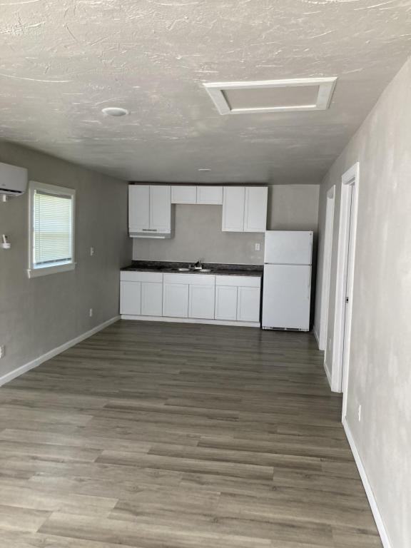 8510 Safeguard St - Photo 7 of 13