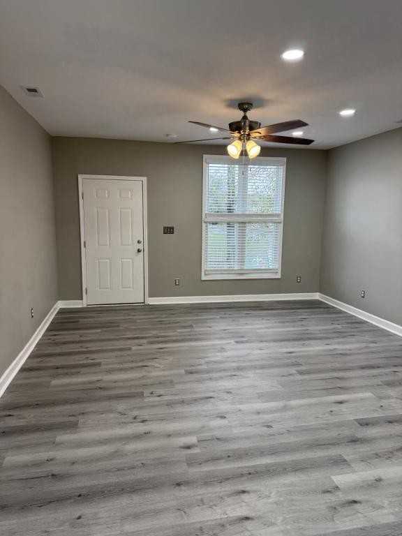 403 E Brandeis Ave - Photo 3 of 21
