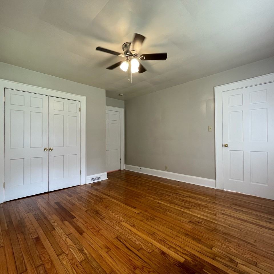 109 Brookside Ln - Photo 2 of 8