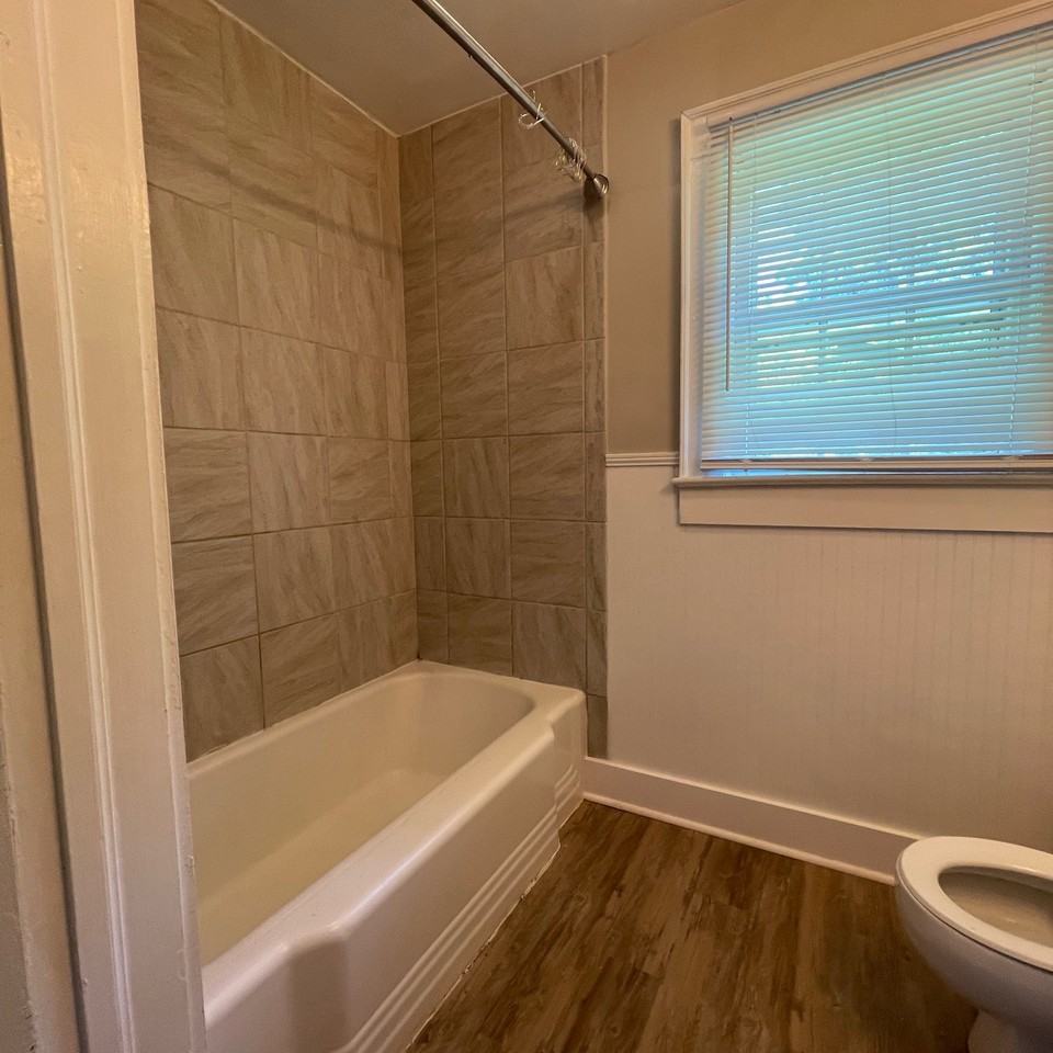 109 Brookside Ln - Photo 3 of 8