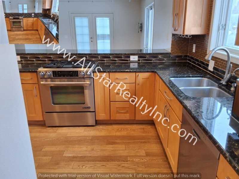 10520 Constitution St - Photo 3 of 14