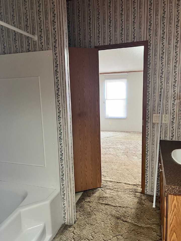 1124 N Palm St - Photo 3 of 9