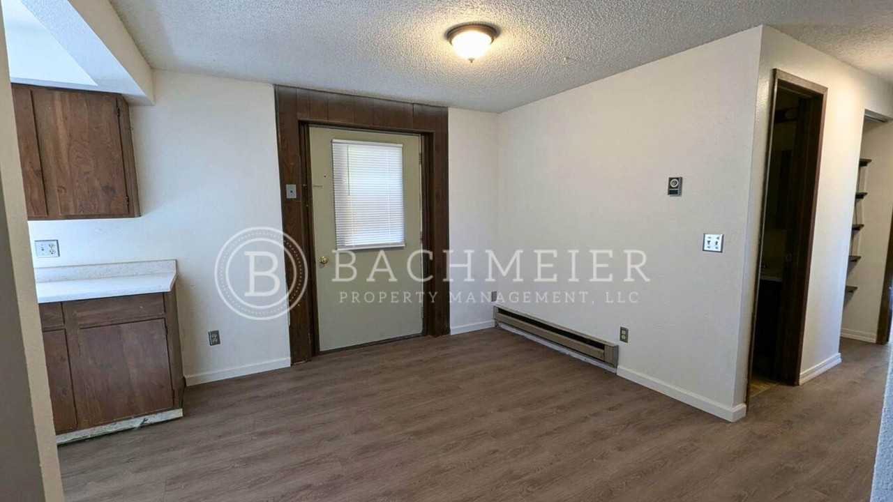 1301 SW 2nd St - Photo 2 of 13