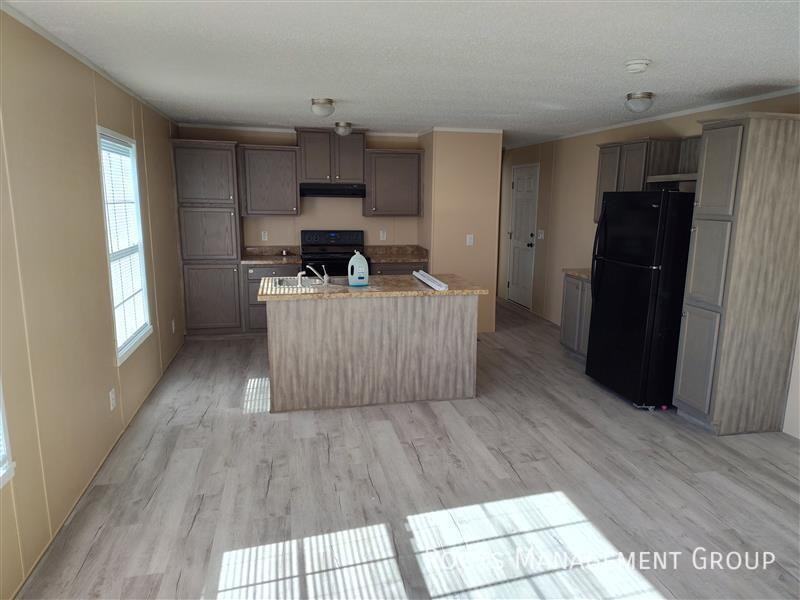 11 Locust St #11 - Photo 3 of 10