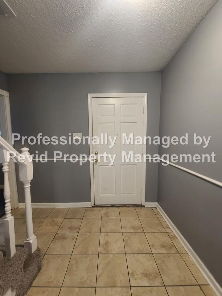 6771 Bainbridge Dr - Photo 5 of 50
