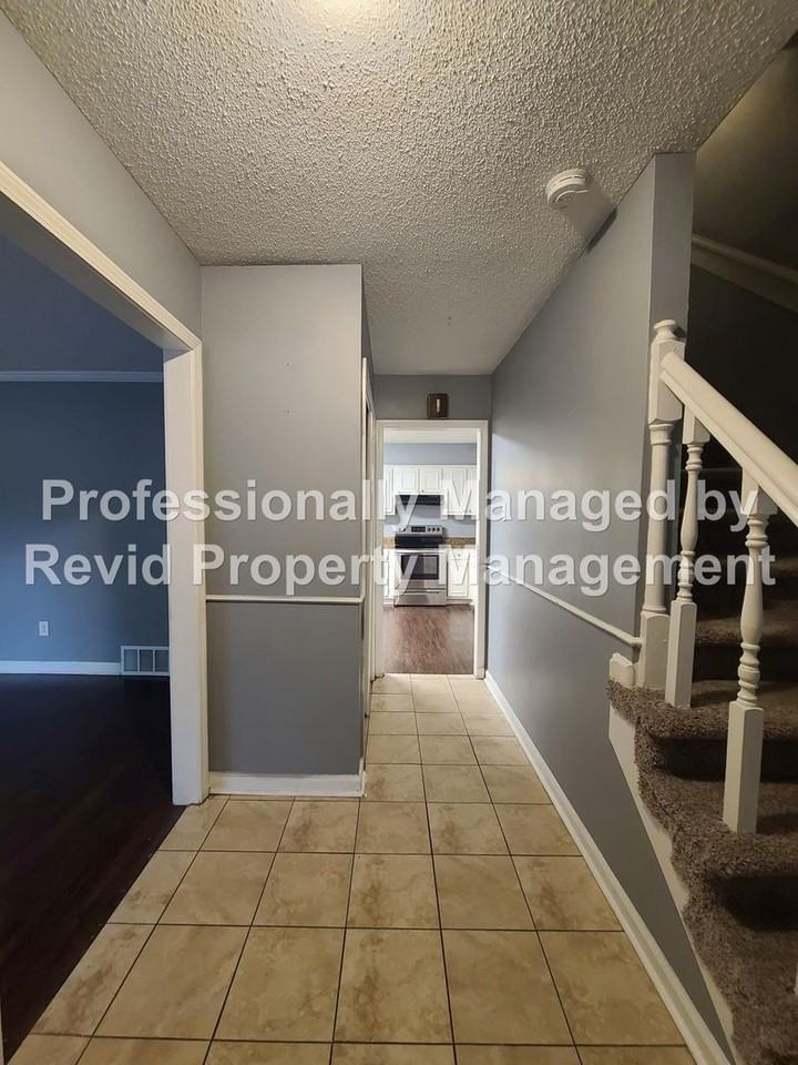 6771 Bainbridge Dr - Photo 6 of 50