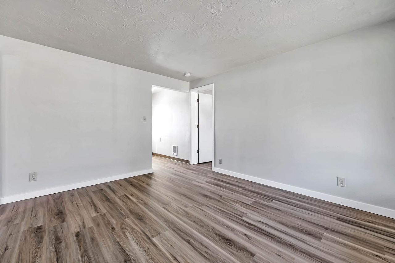 148 25th St Ne - Photo 2 of 16