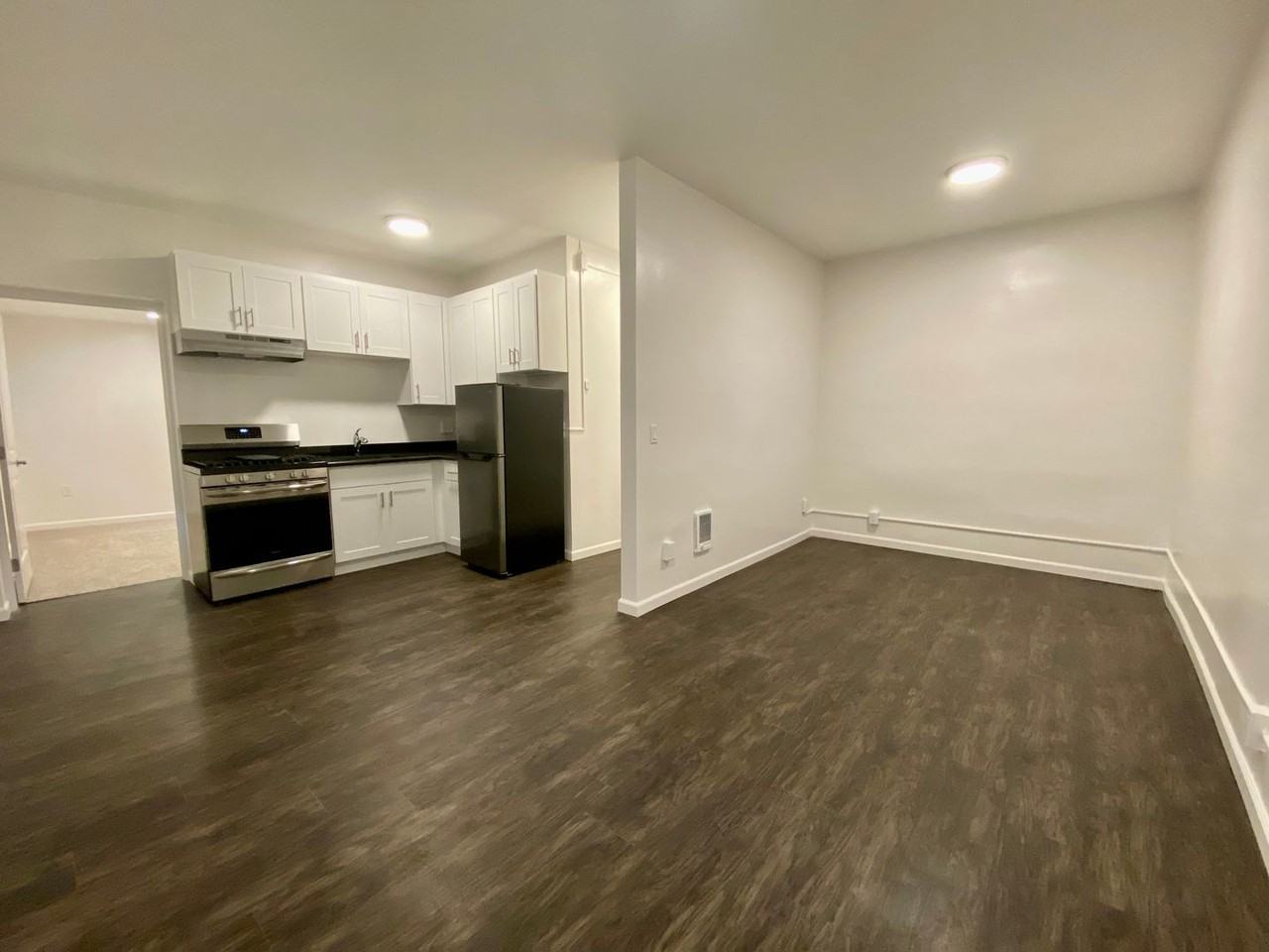 Arkona Apartments - Photo 3 of 35