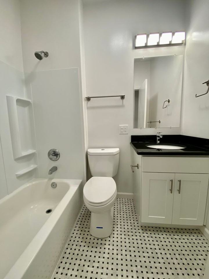 Arkona Apartments - Photo 5 of 35