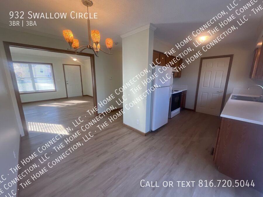 932 Swallow Cir - Photo 6 of 13