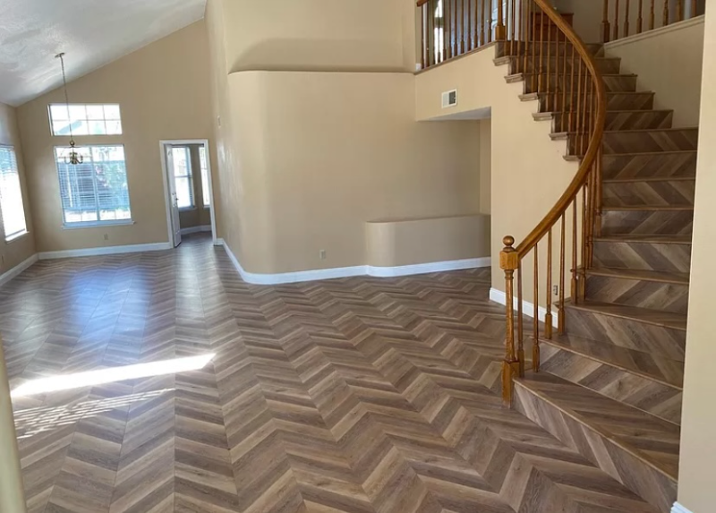 1585 Foxwood Dr - Photo 2 of 8