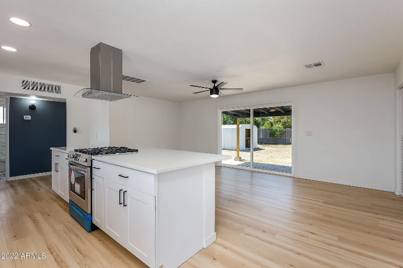 1011 E 6th Ave - Photo 3 of 8
