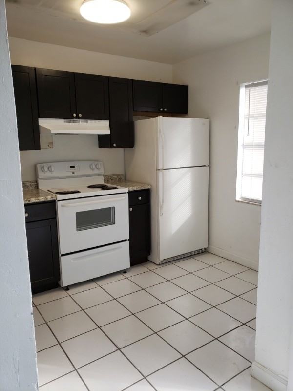 15633 Avalon Ave #C - Photo 2 of 12