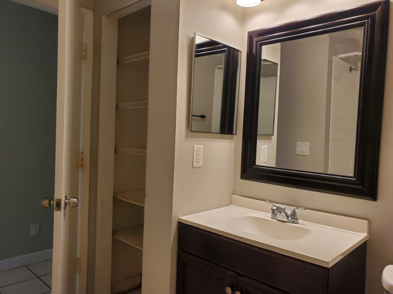 15633 Avalon Ave #C - Photo 3 of 12