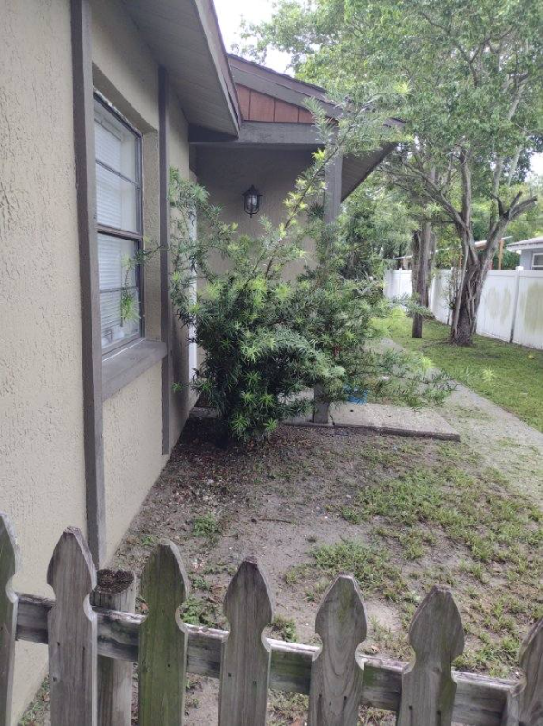 15633 Avalon Ave #C - Photo 5 of 12