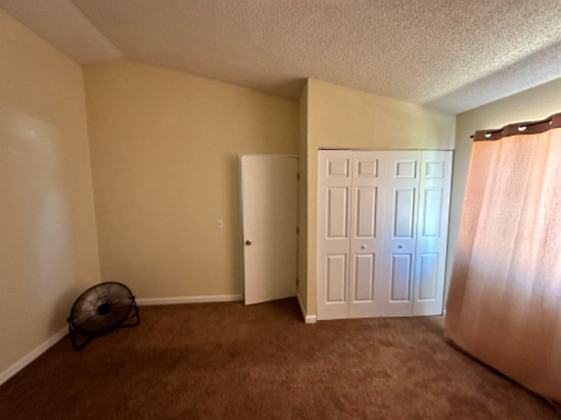 1017 Barrows Drive - Photo 2 of 6