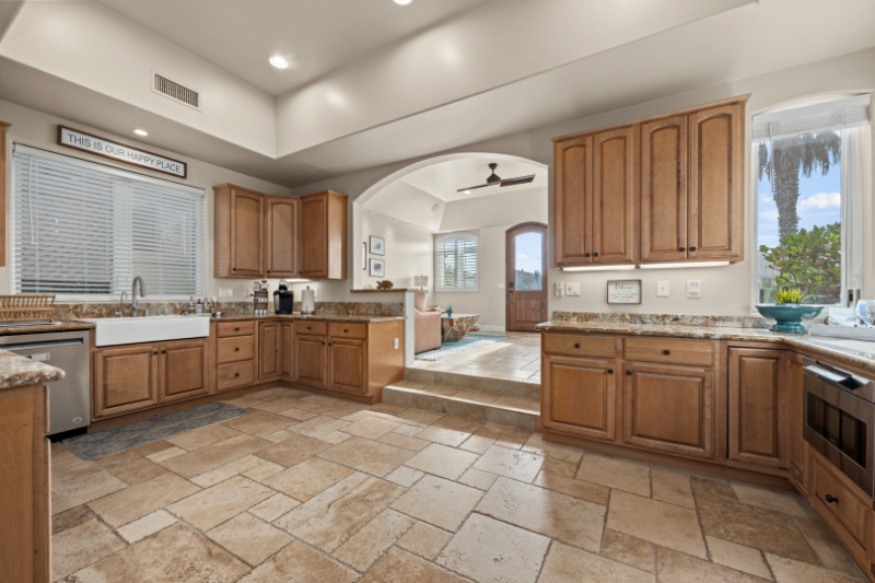 1636 S Pacific St - Photo 4 of 19