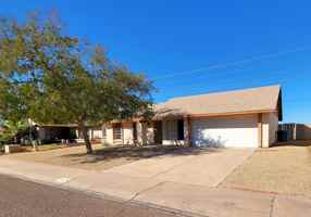 featured image of 1626 W Beaubien Dr