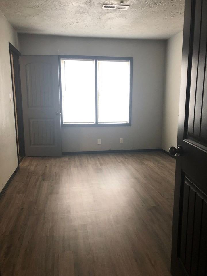 1138 E Margaret St - Photo 4 of 13