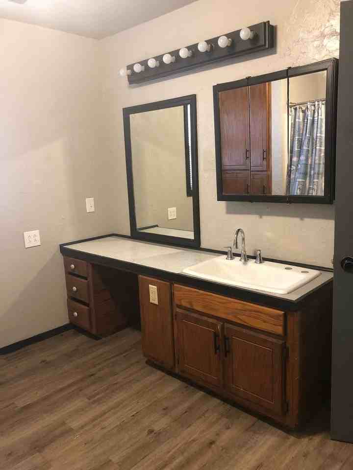 1138 E Margaret St - Photo 3 of 13