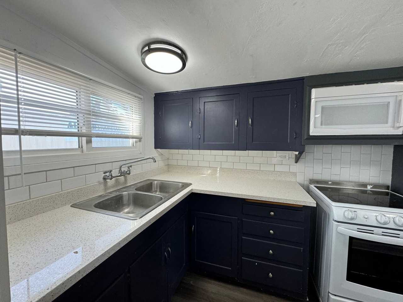 8886 Troy St - Photo 3 of 19