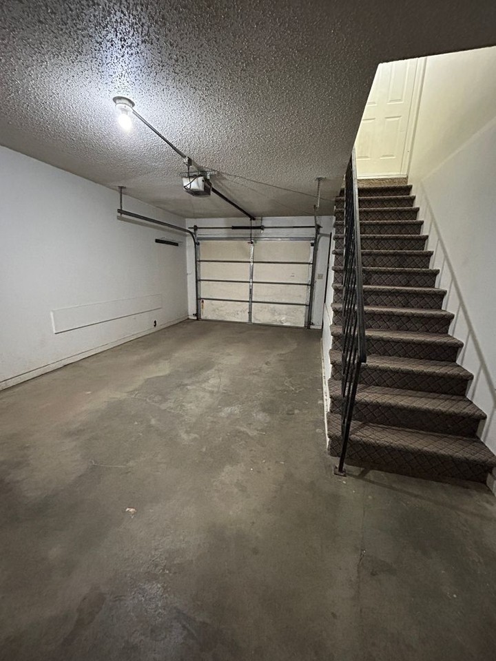 414 8th St Se - Photo 2 of 16