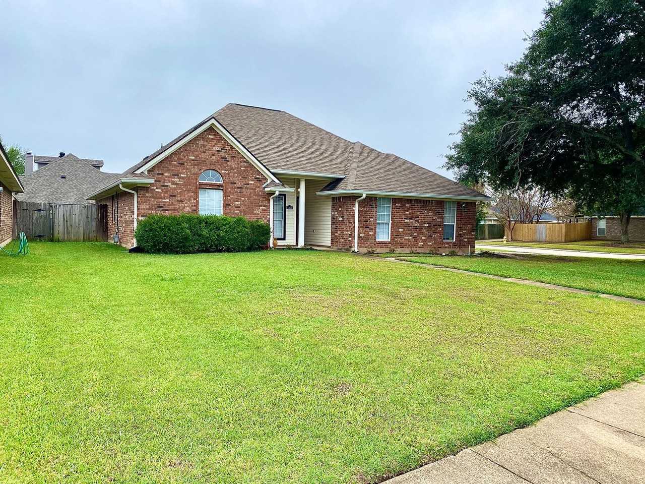 5402 Meadowsweet Cir - Photo 2 of 24