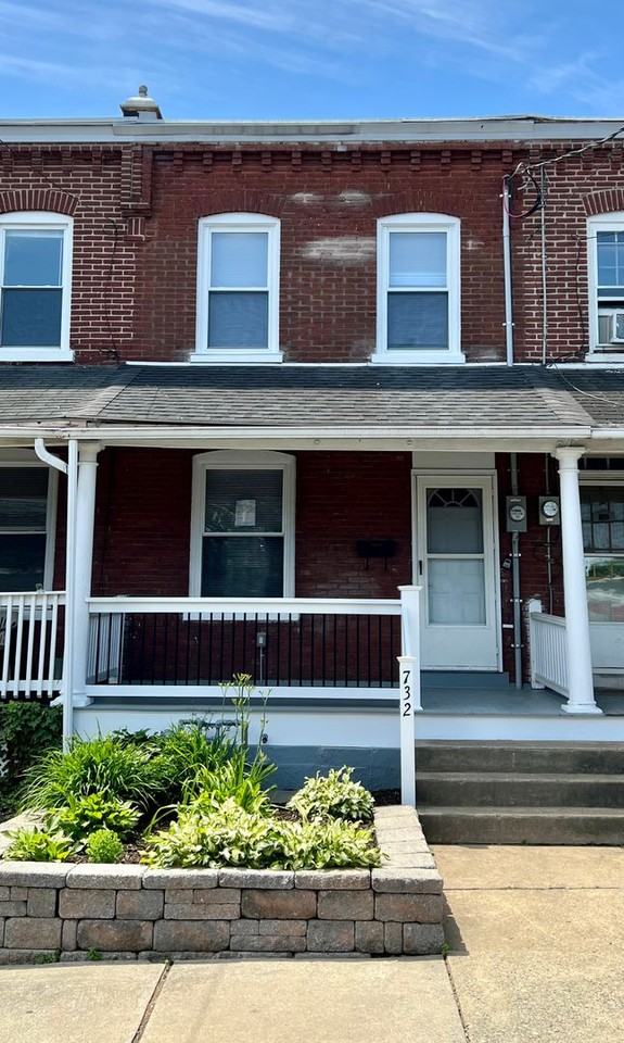 732 5th St - Photo 3 of 17