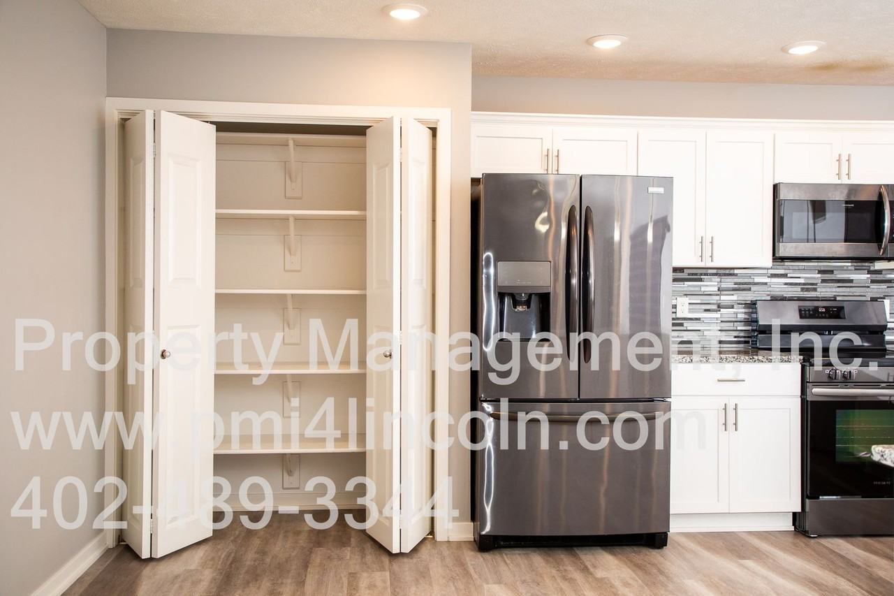 4731 N 35th St - Photo 5 of 38