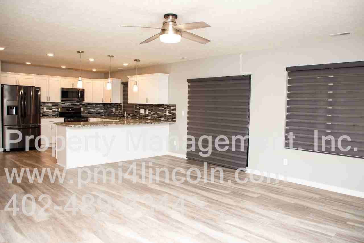 4731 N 35th St - Photo 7 of 38