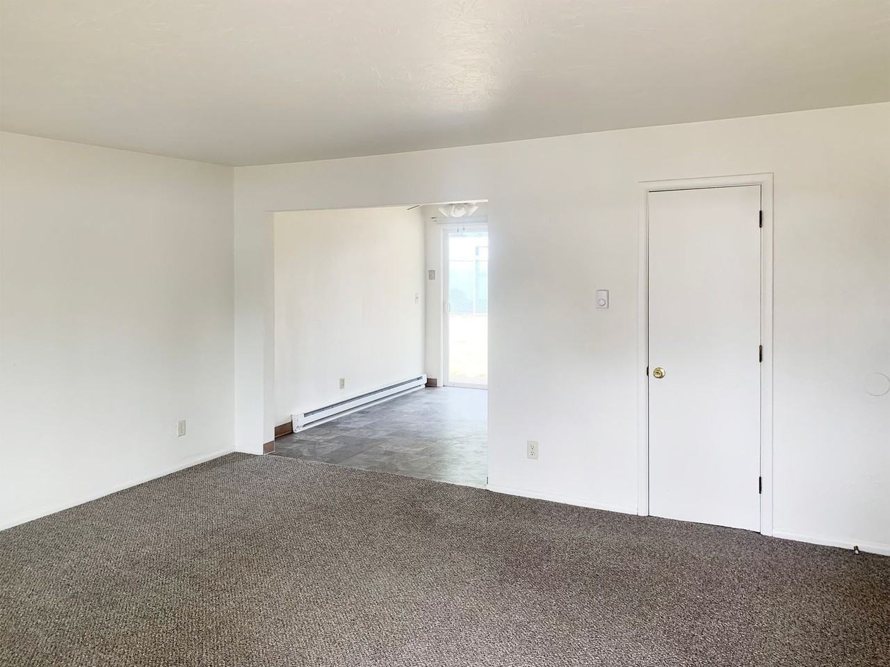 487-Ring St - Photo 2 of 12