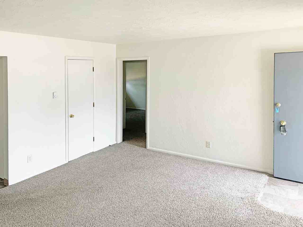 487-Ring St - Photo 5 of 12