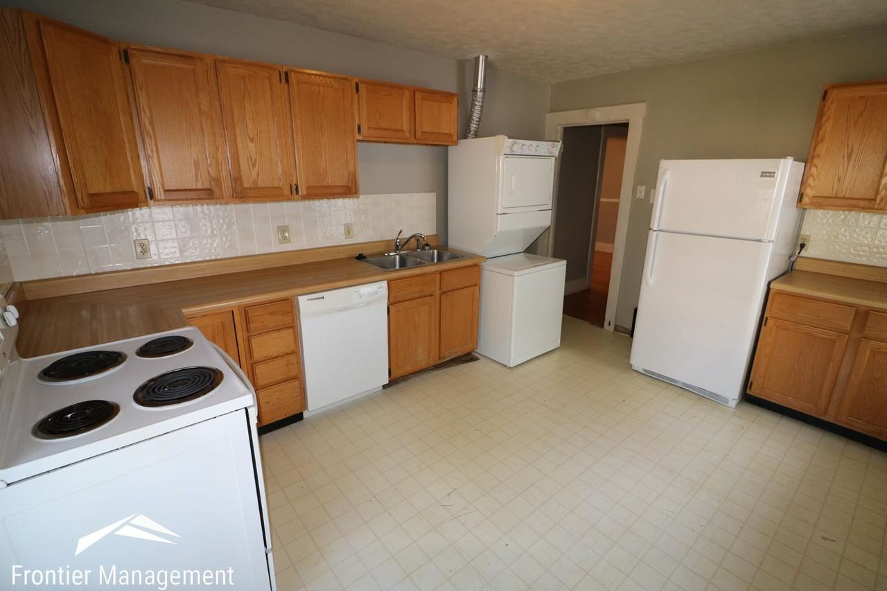 1649 Fairchild Ave - Photo 5 of 34