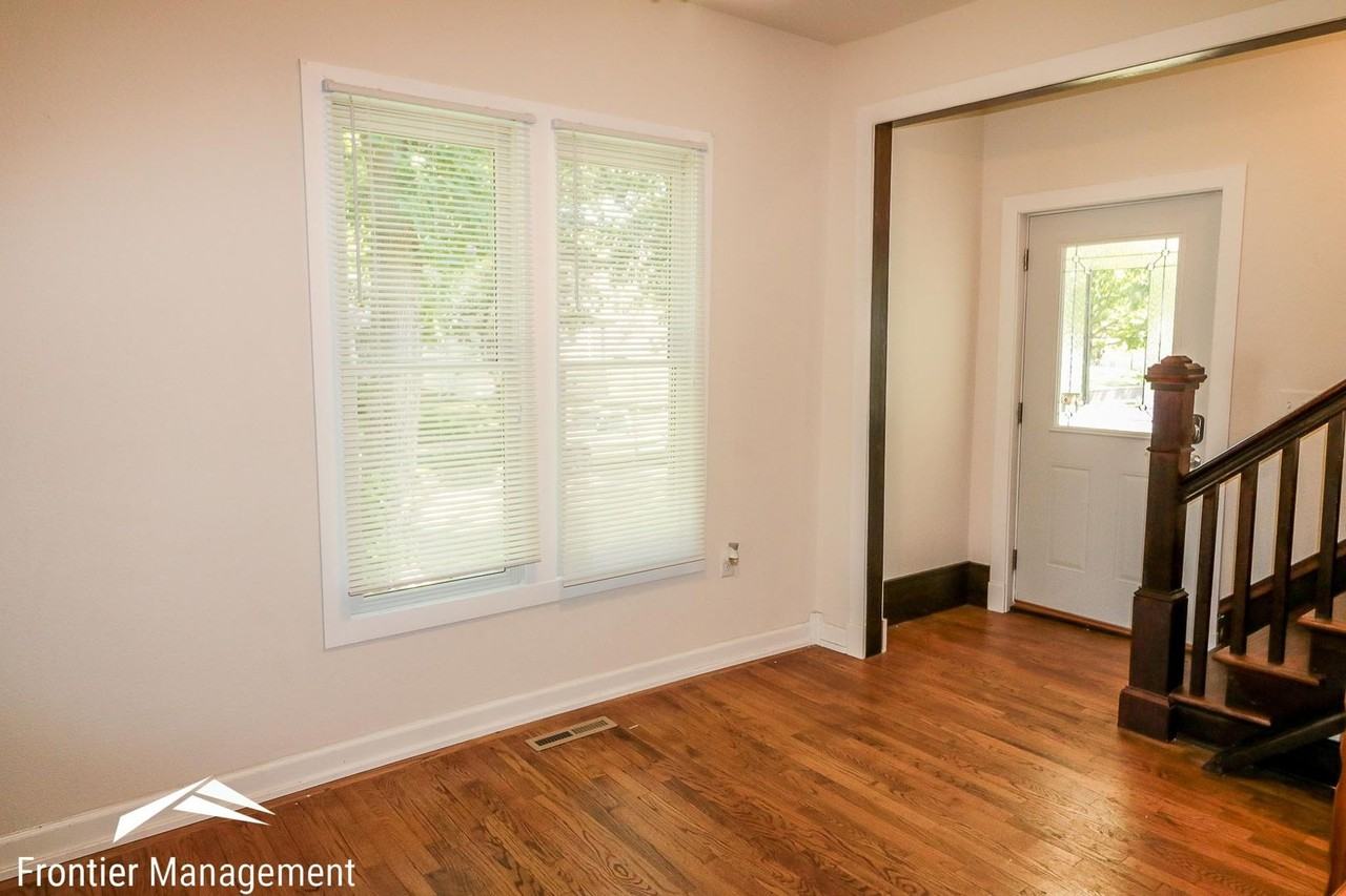 917 Osage St - Photo 2 of 15