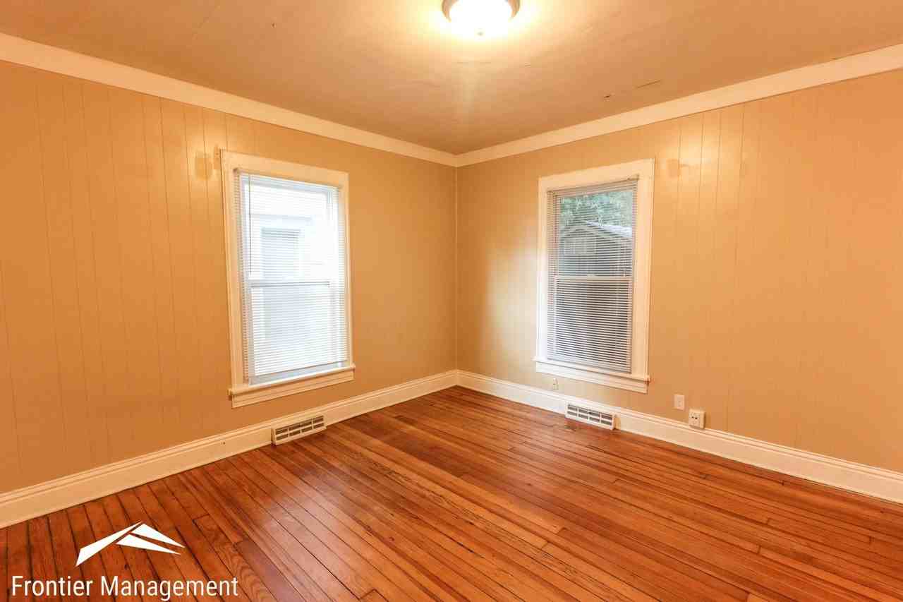 514 Fremont St - Photo 2 of 16
