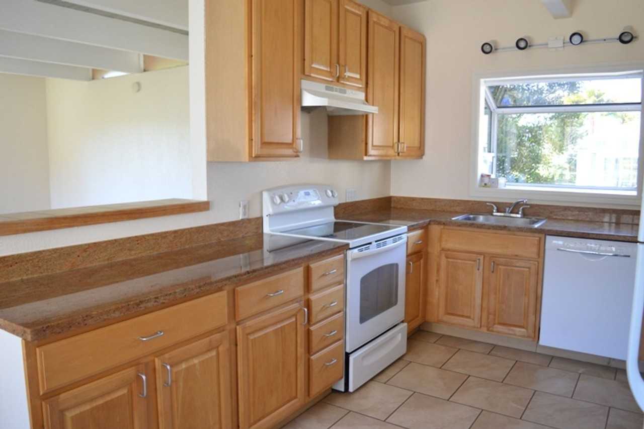 242 Almonte Blvd - Photo 2 of 12