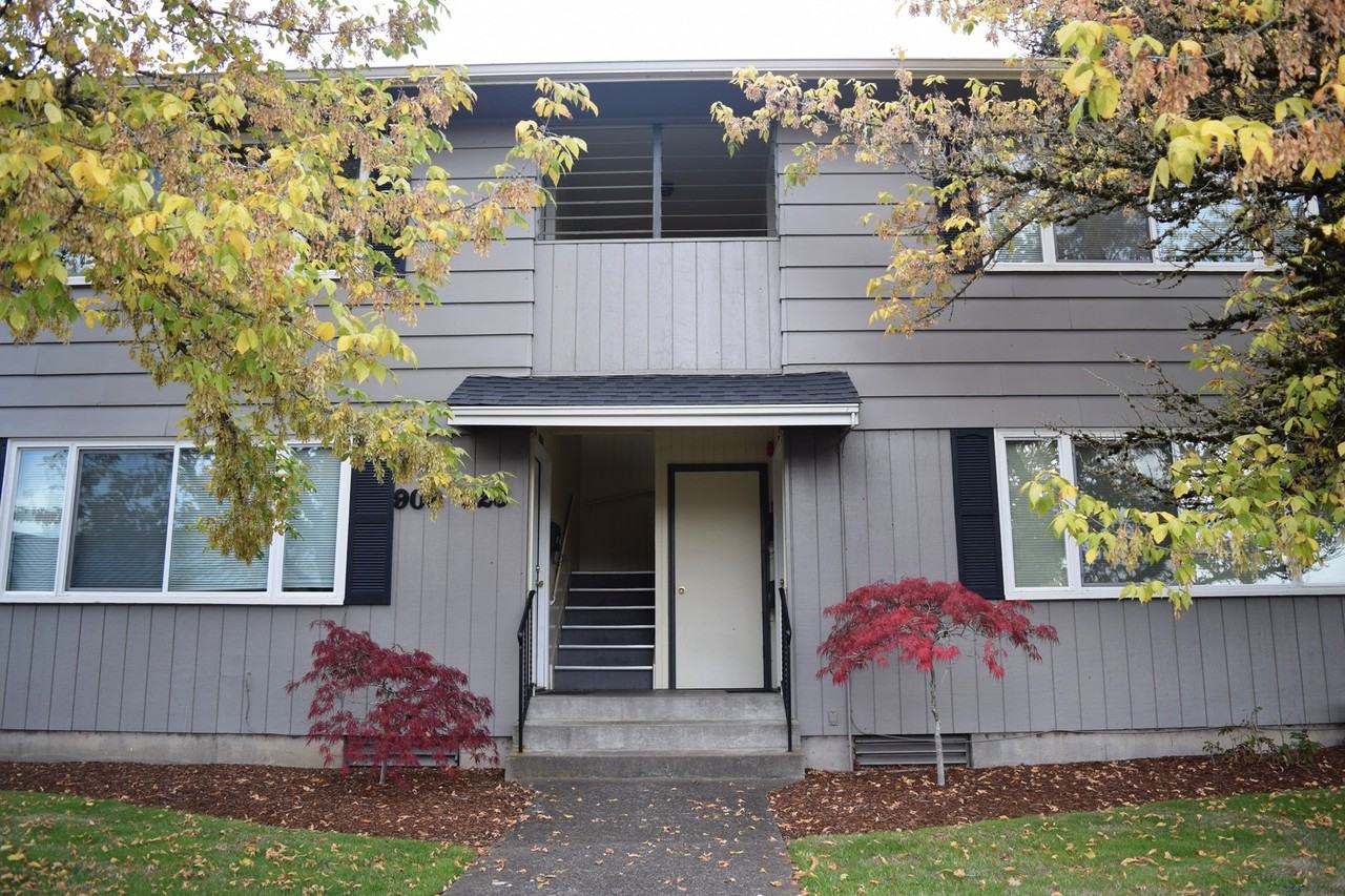 Beca Apartments - Photo 3 of 6