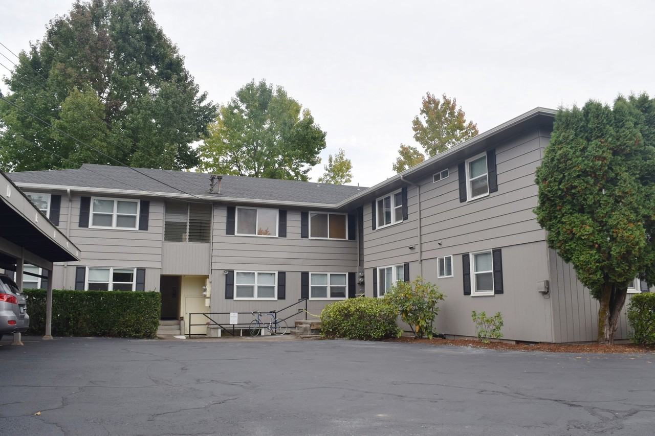 Beca Apartments - Photo 4 of 6