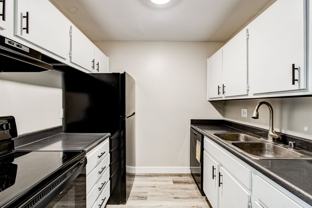 320-324 Tyrrell Ct - Photo 1 of 1