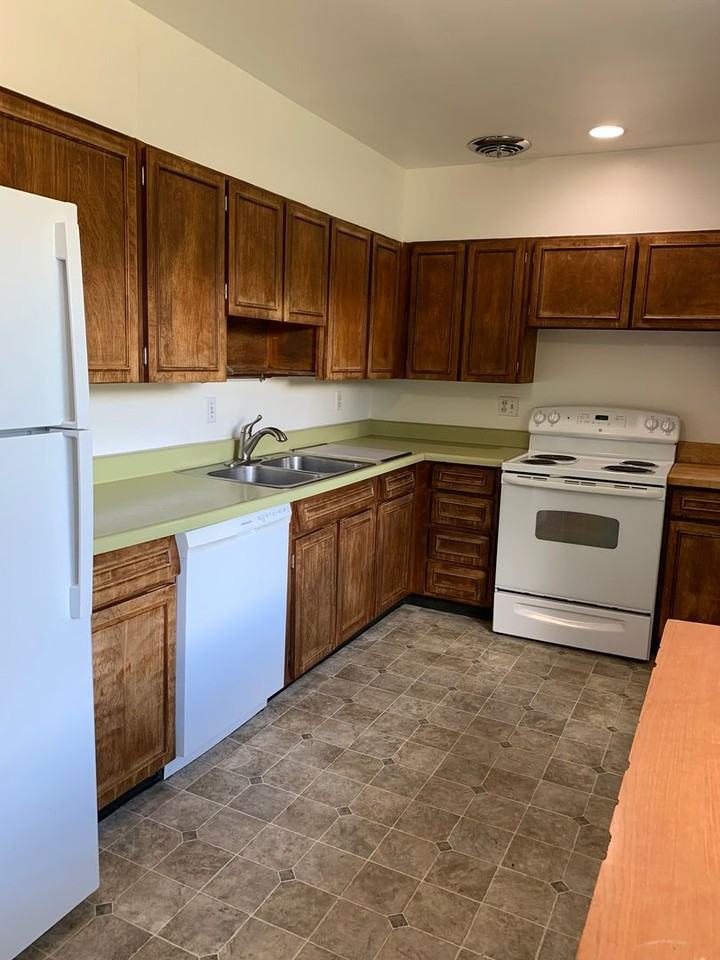 455 South 45th Street - Photo 6 of 17