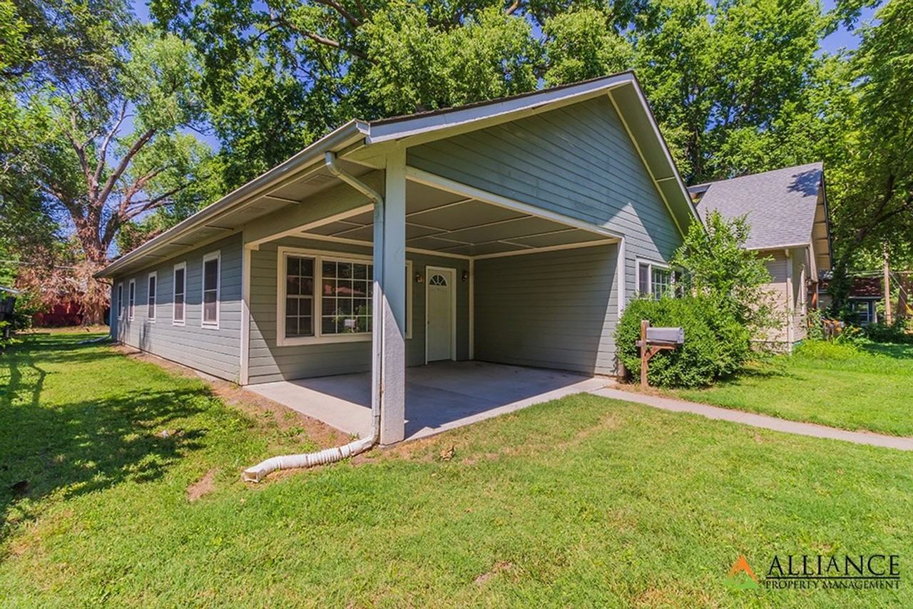 914 Colorado Street - Photo 7 of 29