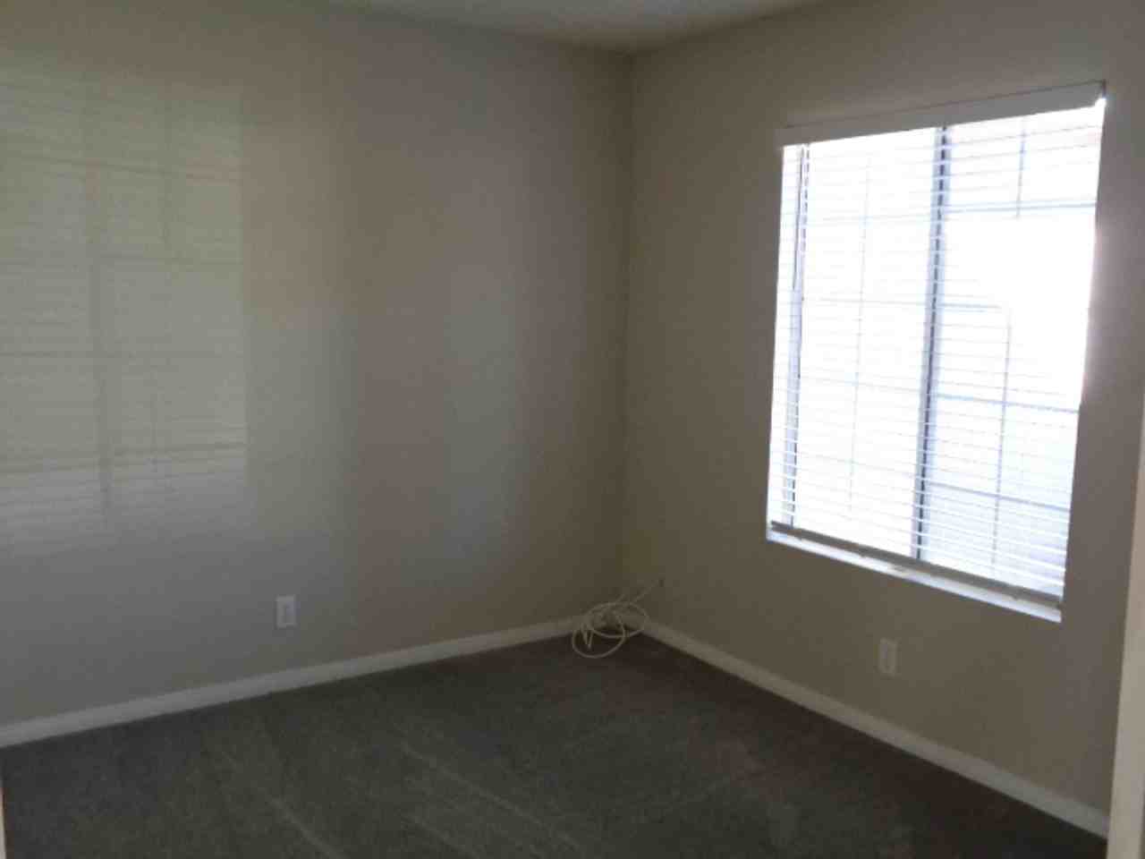 1208 Arlington Ct - Photo 5 of 20