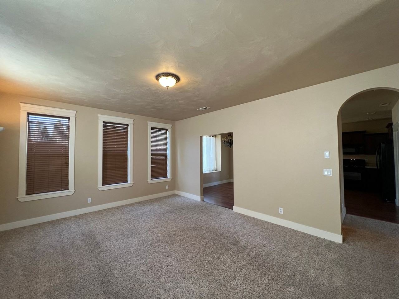 25247 Heavenly Ln - Photo 2 of 31