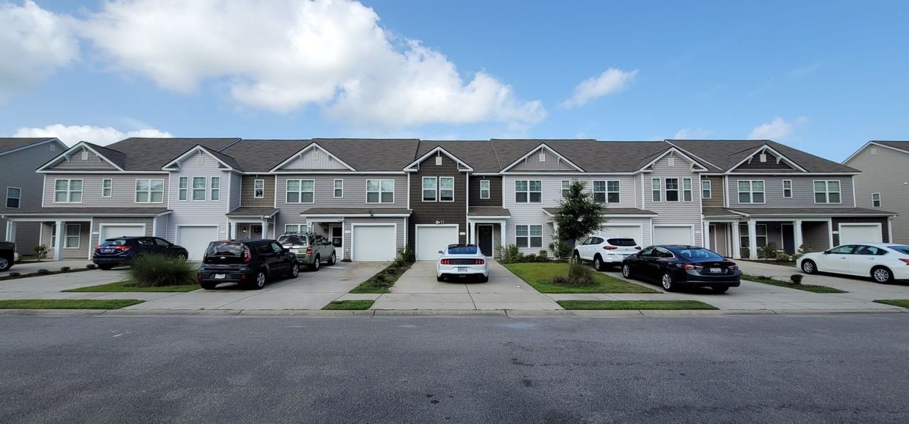 1135 Fairway Ln - Photo 2 of 23
