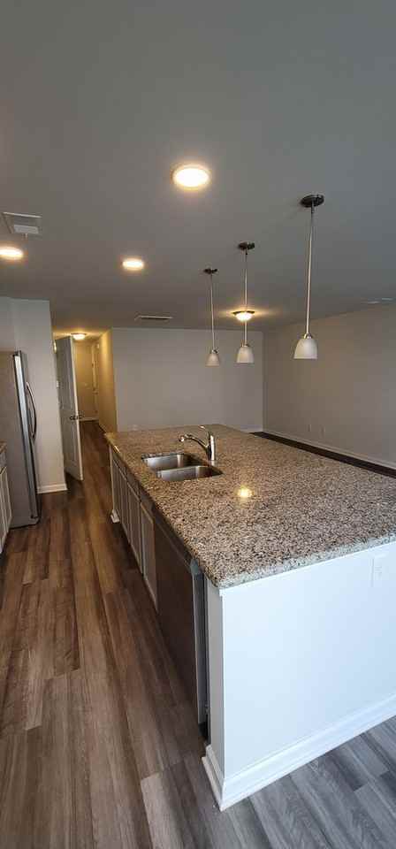 1135 Fairway Ln - Photo 7 of 23