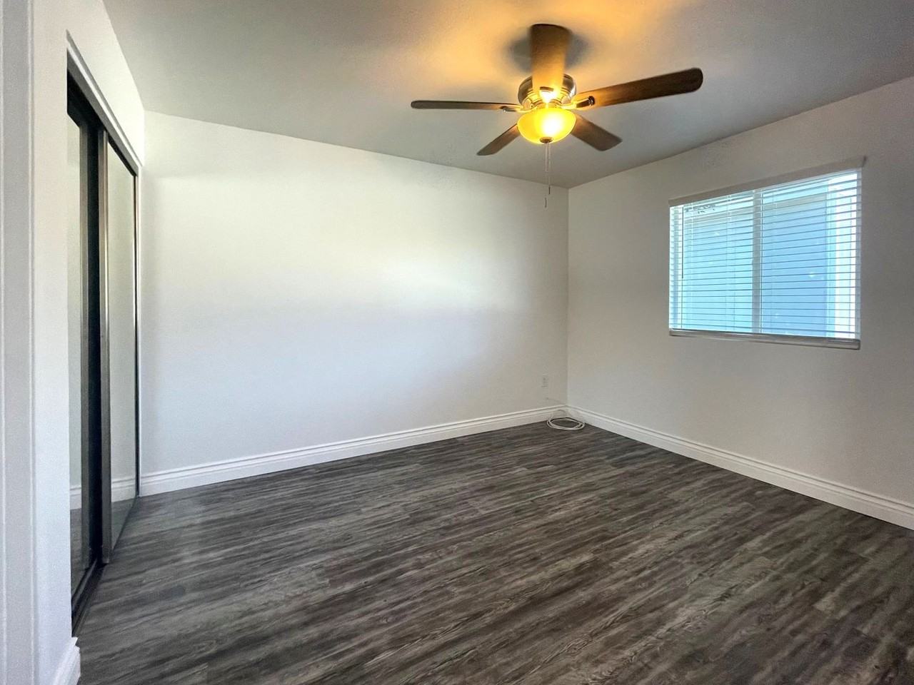 10189 Base Line Rd - Photo 4 of 7