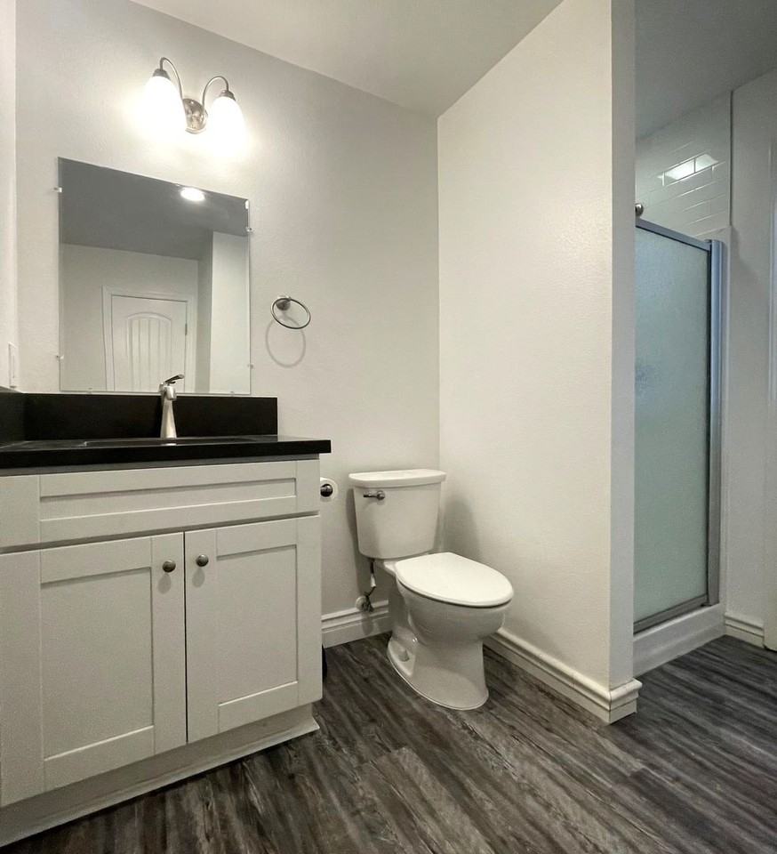 10189 Base Line Rd - Photo 5 of 7