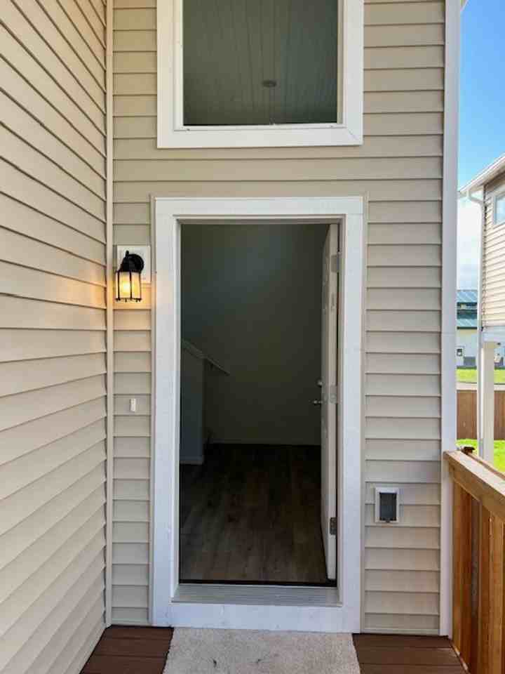 7238 42nd Pl Ne - Photo 3 of 31