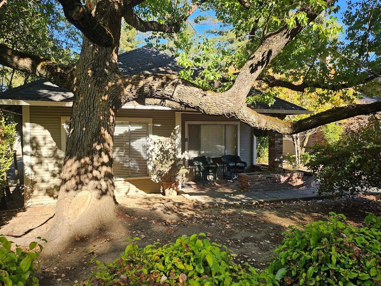 1856 Main St - Photo 2 of 17